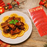 可能是顯示的文字是「傳年 鸡宝迎新香 迎新香」的圖像