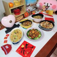 可能是豆腐、火鍋、炒麵和文字的圖像