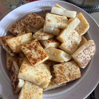 可能是豆腐和薄脆餅乾的圖像