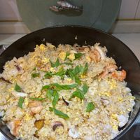 可能是炒飯和西班牙大鍋飯的圖像