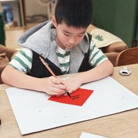 可能是小孩和讀書的圖像