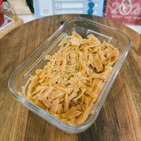 可能是義大利麵和文字的圖像