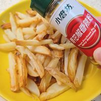 可能是顯示的文字是「小啓坊 青花椒香辣粉 THIIT Creen Ssechuan Seasonın Seasoning SpleySeasoning Par Spley 」的圖像