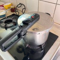 可能是鬆餅機和熱水器的圖像