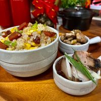 可能是炒飯、粥、豆腐和文字的圖像