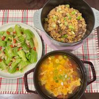 可能是北非小米飯和炒飯的圖像
