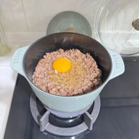 可能是水波蛋和蛋黃的圖像