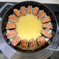 可能是起司火鍋和鬆餅機的圖像