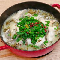可能是火鍋、粥、香菇、豆腐和文字的圖像