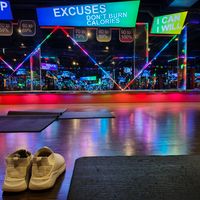 可能是‎顯示的文字是「 ‎MKE UP 59% 60 60to 69% EXCUSES DON'T DON'TBUR BURN CALORIES 70to 79% 80t to 89% 90 100% I CAN I WILL WAKE س 니전 ー port‎ 」‎的圖像