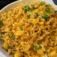 可能是炒飯和印度香料飯的圖像