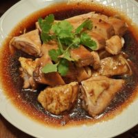 可能是豆腐、火鍋和顯示的文字是「 Berlin Berlin in A.R 柏林」的圖像
