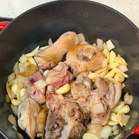 可能是燉小牛膝的圖像