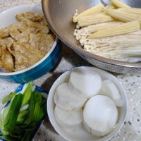 可能是豆腐和拉麵的圖像