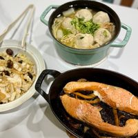 可能是麵、火鍋、豆腐和香菇的圖像