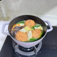 可能是豆腐和炸丸子的圖像