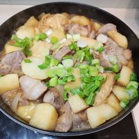 可能是燉小牛膝的圖像