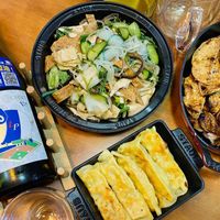 可能是豆腐、炒麵和文字的圖像
