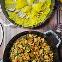可能是麵、豆腐、西班牙大鍋飯、炒麵、印度香料飯和炒飯的圖像