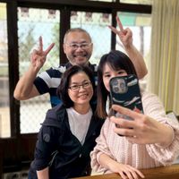 可能是一或多人和醫院的圖像