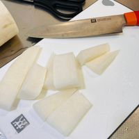 可能是食物和刀的圖像
