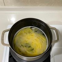 可能是義大利麵的圖像