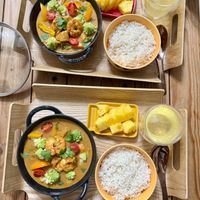 可能是西班牙大鍋飯、豆腐和文字的圖像