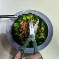 可能是刀和肉排的圖像