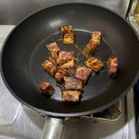 可能是燉小牛膝的圖像