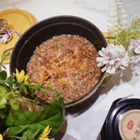 可能是脆皮奶酥蛋糕、燕麥餅乾、北非小米飯和文字的圖像
