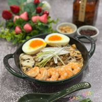 可能是拉麵、麵和文字的圖像