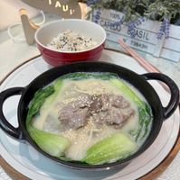 可能是粥、拉麵和顯示的文字是「 ٤٨٥۵۷ . CAFEDO 100% " 73843W 73843W BRASIL 」的圖像