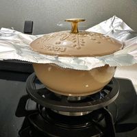 可能是火鍋、鬆餅機、起司火鍋和泡茶器的圖像