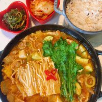 可能是火鍋、豆腐和文字的圖像
