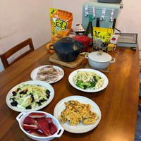 可能是拉麵、炒飯、炒麵和文字的圖像