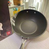 可能是顯示的文字是「 C ZWILLING X 」的圖像