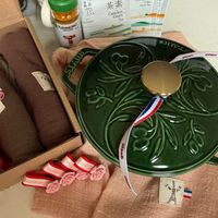 可能是顯示的文字是「 Cofrr afce Greca Tea 300 茶素 素 Catechin Green Tea Grecn TURMERIC URMER 901 501 Bu SOC LOSE LOSSOM 福福 UB ိ် 」的圖像