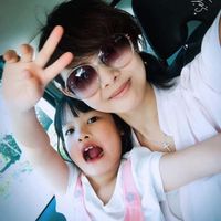 可能是小孩和微笑的圖像