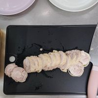可能是食物和刀的圖像