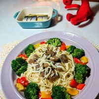 可能是麵、義大利麵和文字的圖像