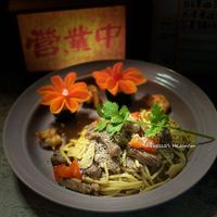 可能是拉麵、紫蘇和顯示的文字是「 Rebecca's Rebecca'sHedorism becca's Hedonism 」的圖像