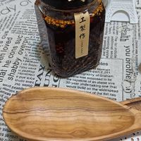 可能是木湯匙、甜點和文字的圖像
