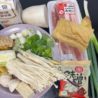 可能是火鍋、豆腐和文字的圖像