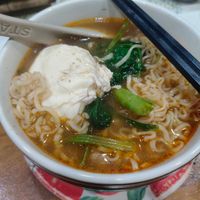 可能是粥、水波蛋和拉麵的圖像