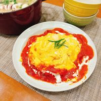 可能是豆腐、義大利麵、歐姆蛋和文字的圖像