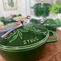 可能是‎顯示的文字是「 ‎STAUR SAU: ر STAUD‎ 」‎的圖像