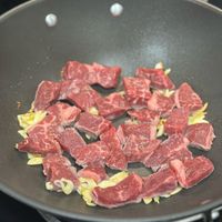 可能是食物和顯示的文字是「 ለላ Fangkeng Fang Feng 」的圖像