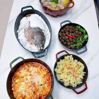 可能是牧羊人派、肉餡餅和義大利麵的圖像