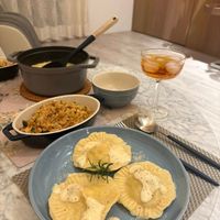 可能是義大利麵、牧羊人派、豆腐、麵和印度香料飯的圖像