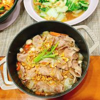 可能是麵、火鍋和拉麵的圖像
